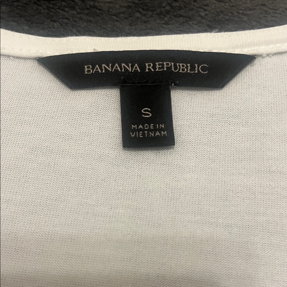 Banana Republic Cream Short Sleeve Wrap Top - Picture 2 of 4